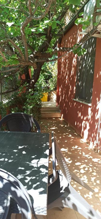 Un Po Di Relax A Pochi Passi Dal Mare! Apartamento Àrbatax Exterior foto